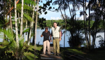 Neves e Ismael - rio ao fundo